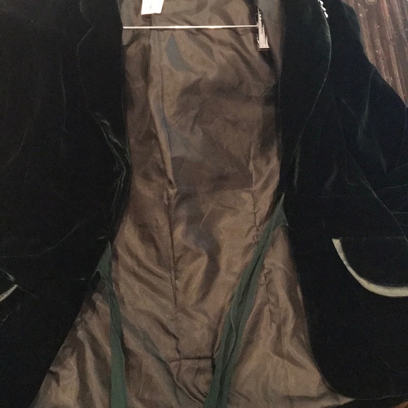 Classy Hunter Green Blazer. 100 Percent Silk. - Picture 5 of 8